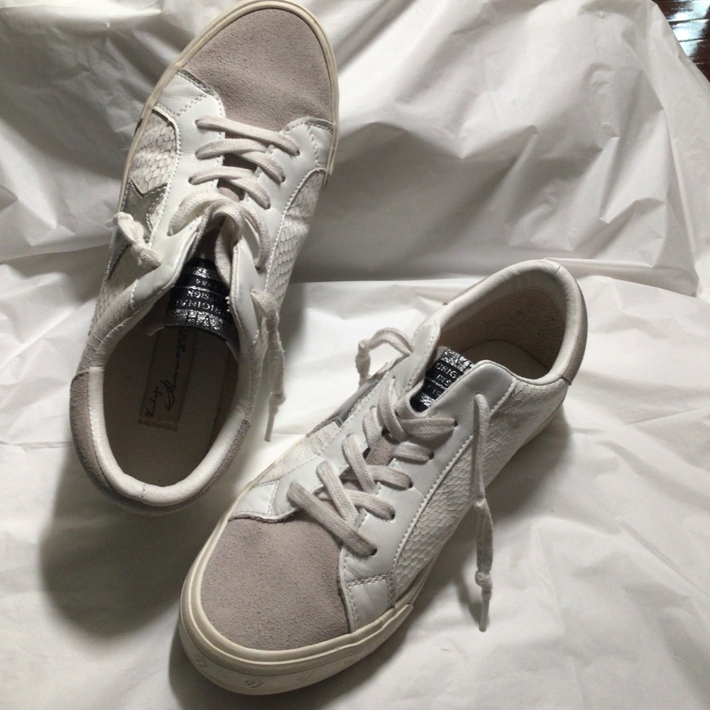 Womens Vintage Havana Silver Snake Sneaker with greige suede-like fabric size 10